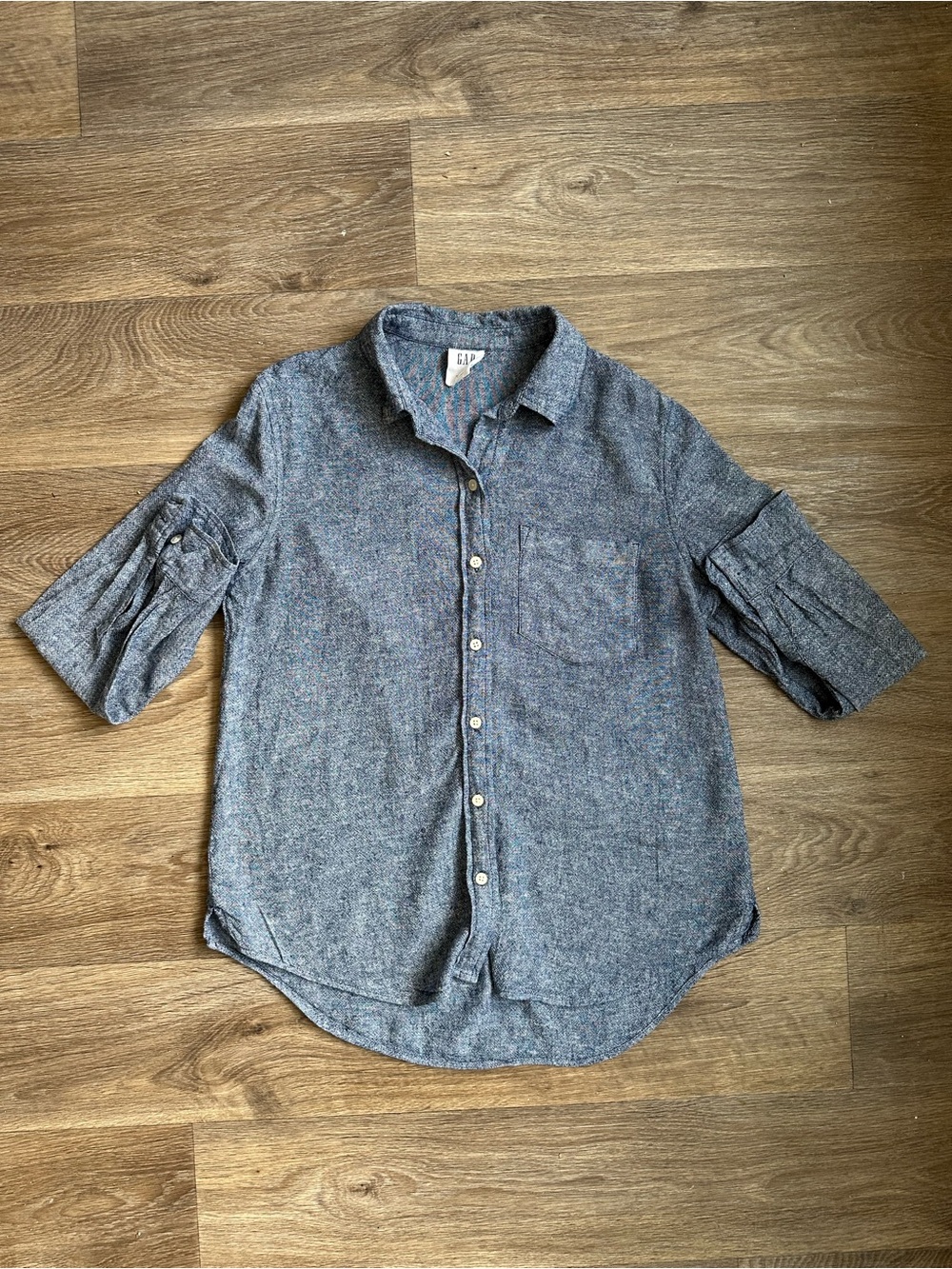 GAP Women’s Blue Chambray Linen Blend Button Down Shirt Size S Roll Tab‎ Sleeves